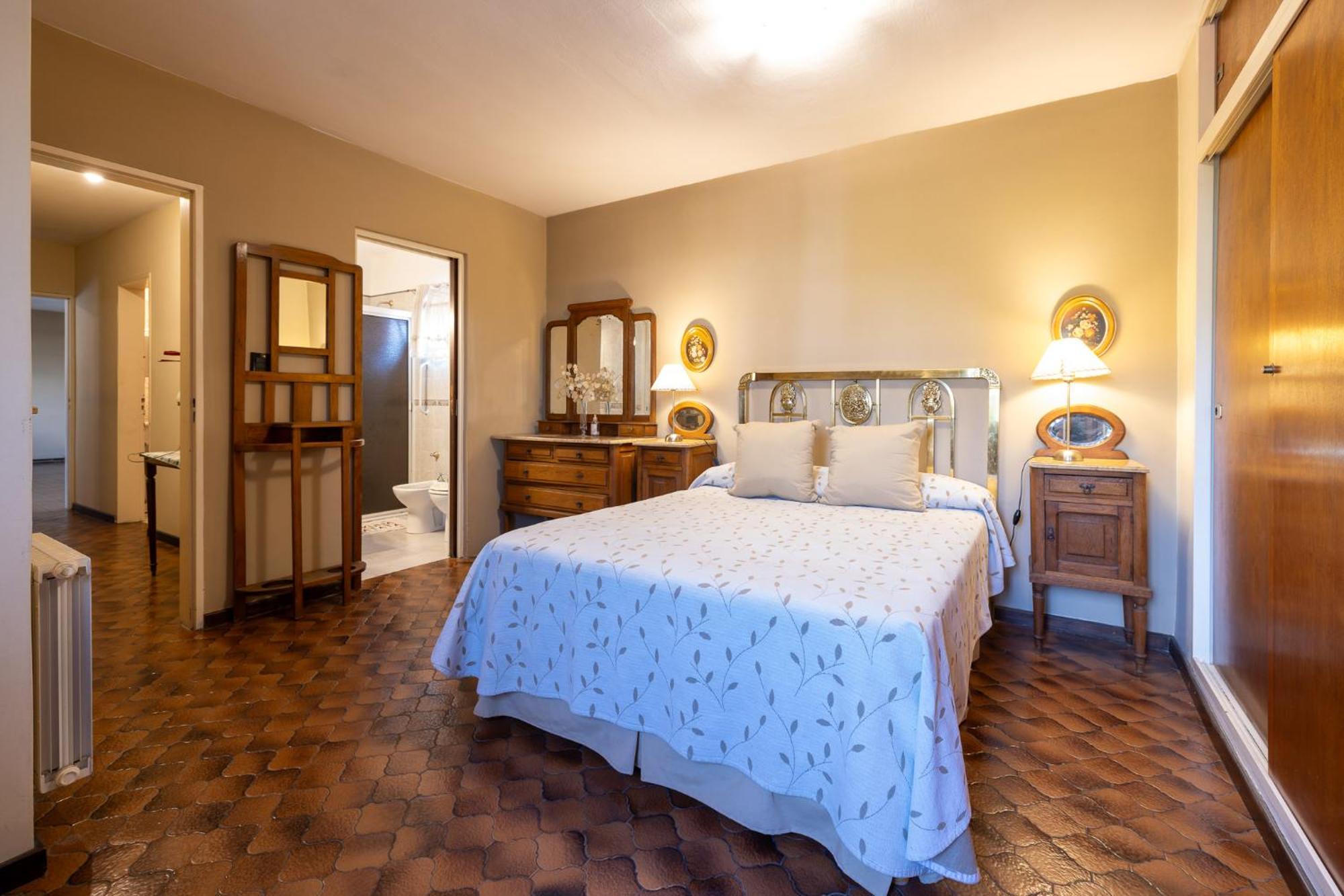 Spacious In A Great Location Near Downtown Carlos Paz Apartamento *