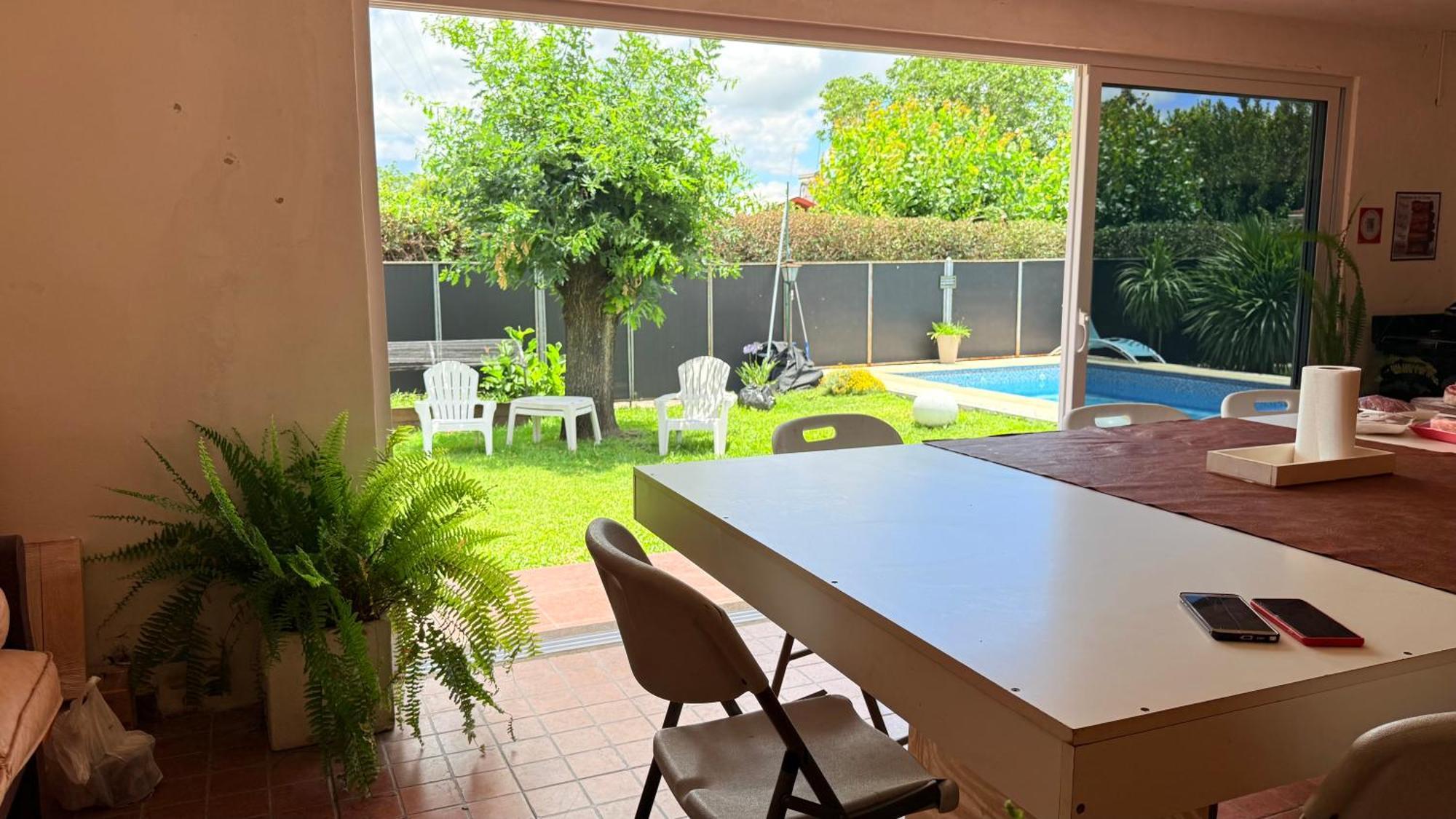 Excelente Casa 2 Dorm Con Cochera Y Piscina Cerca Del Centro De Vcp Chalet *
