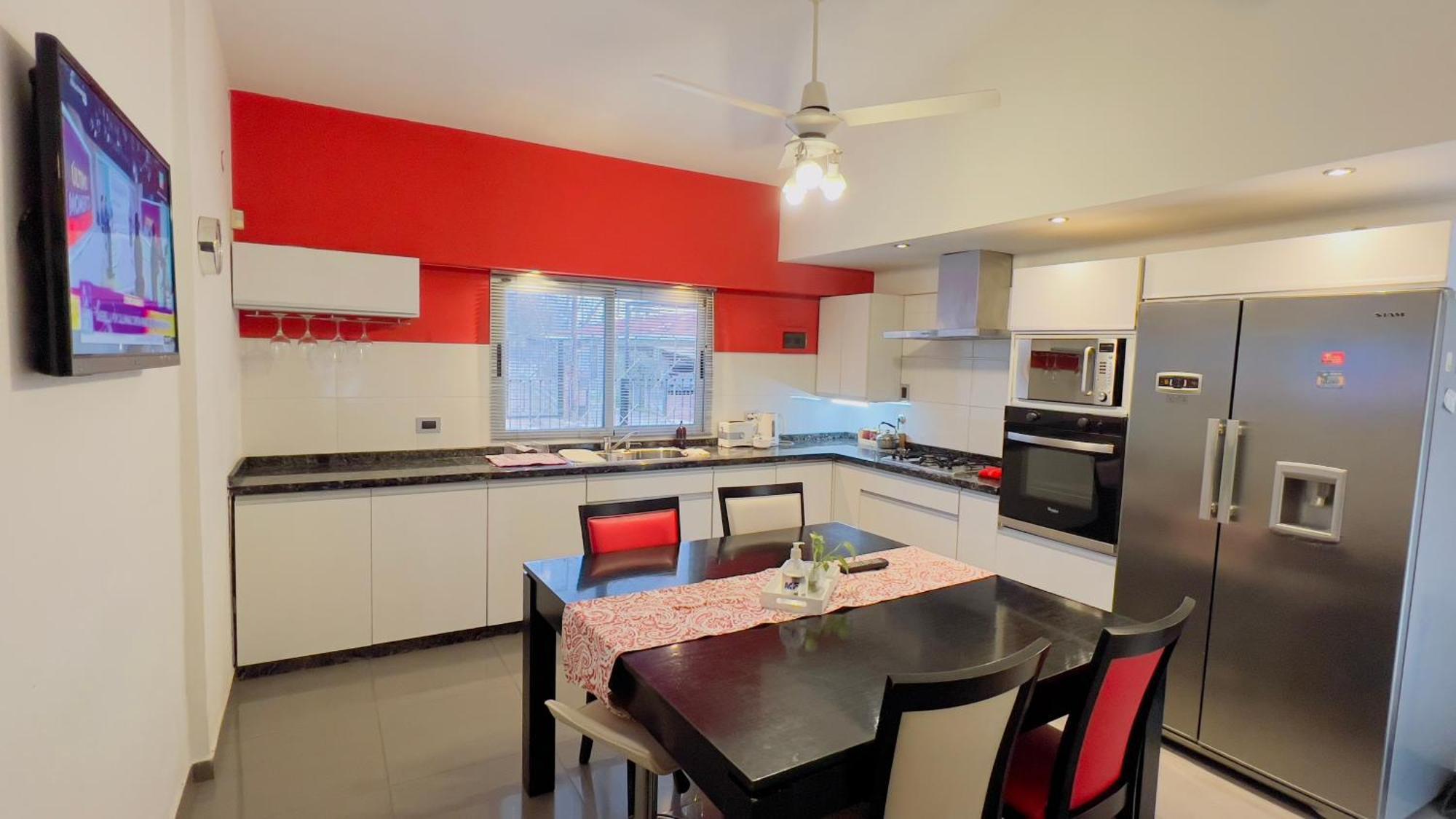 Excelente Casa 2 Dorm Con Cochera Y Piscina Cerca Del Centro De Vcp