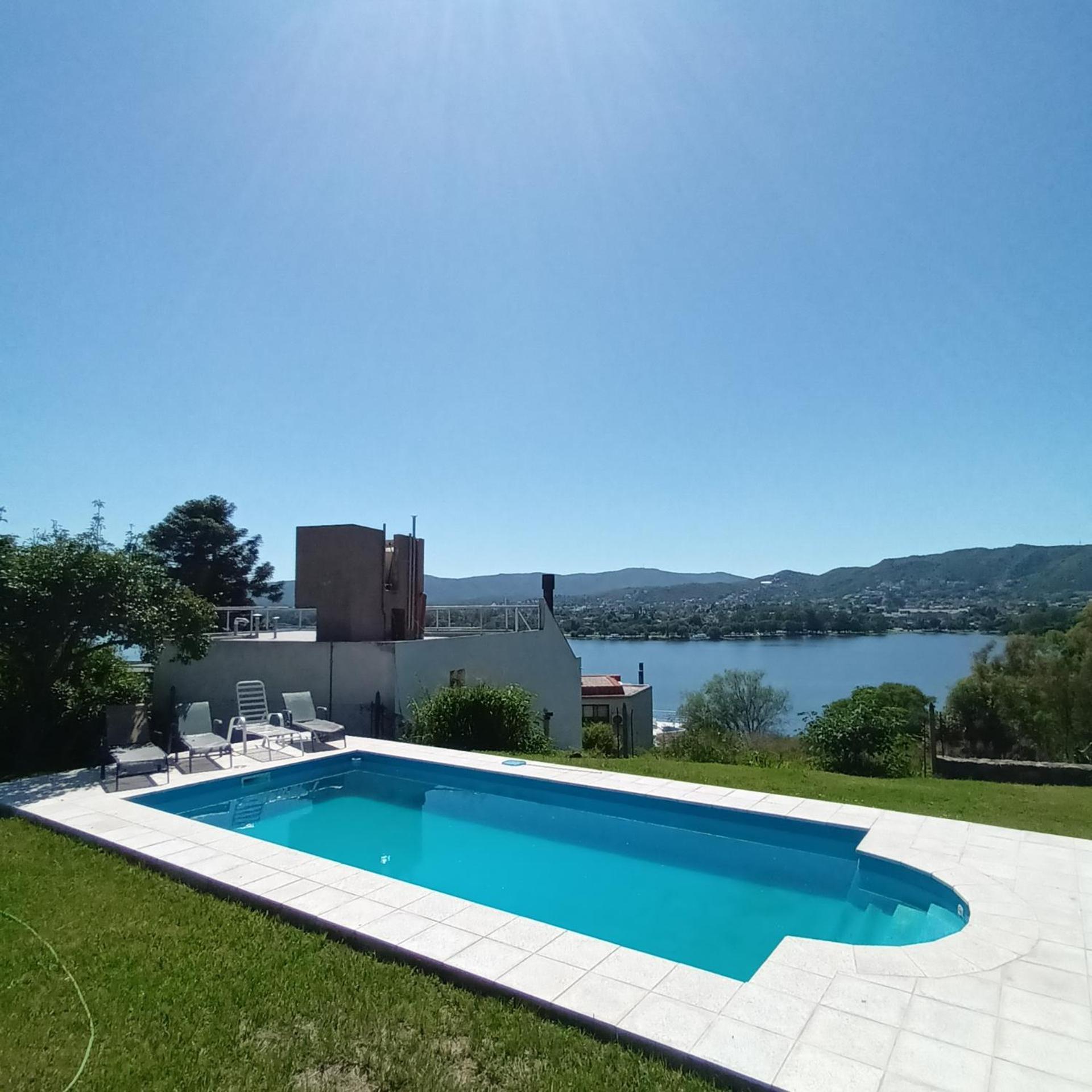 Сasa de vacaciones Casa En Carlos Paz Con Pileta Y Vista Plena Al