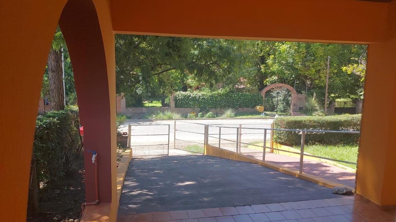 Сasa de vacaciones Casa Pileta Exclusiva A 40 Mtrs Rio Y 2 Minutos Del Centro *