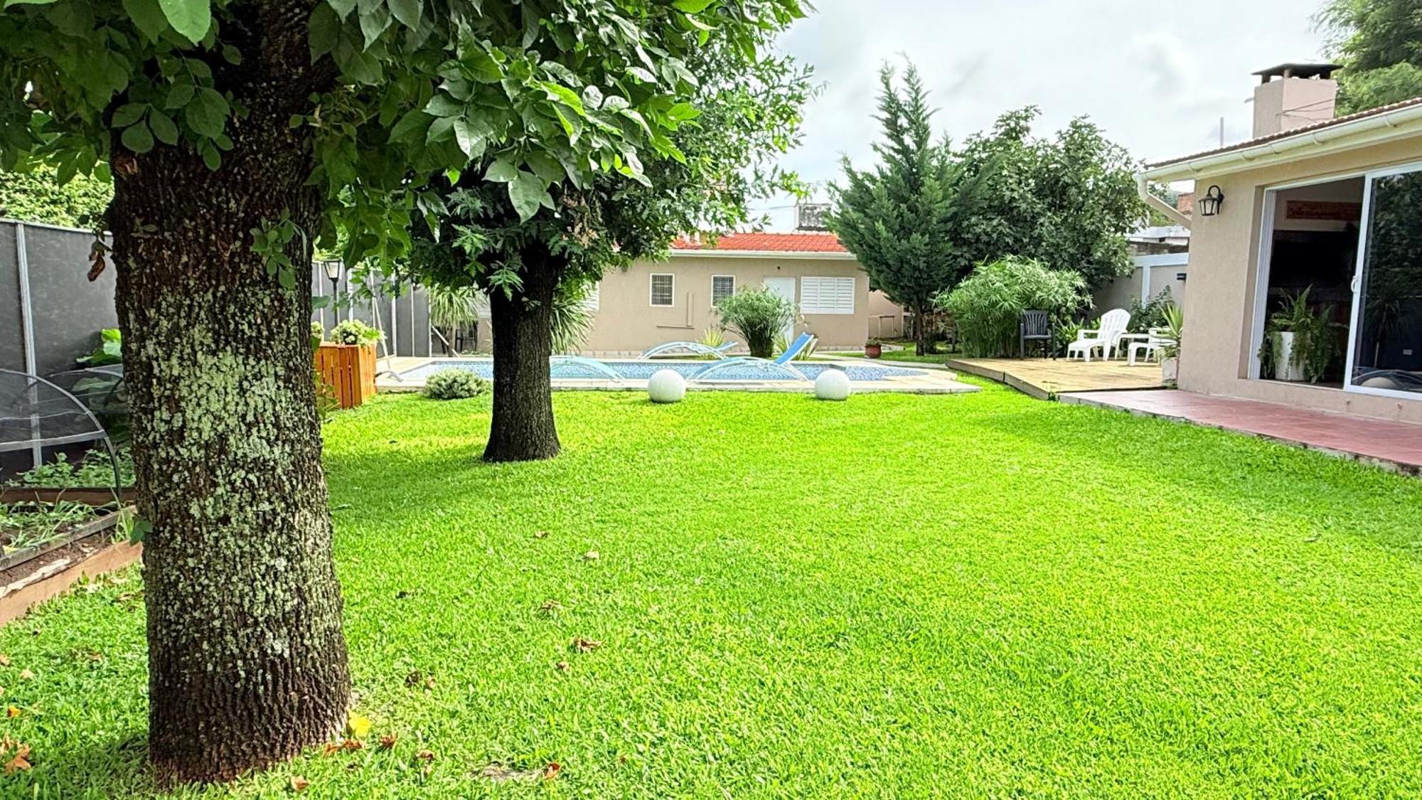 Excelente Casa 2 Dorm Con Cochera Y Piscina Cerca Del Centro De Vcp