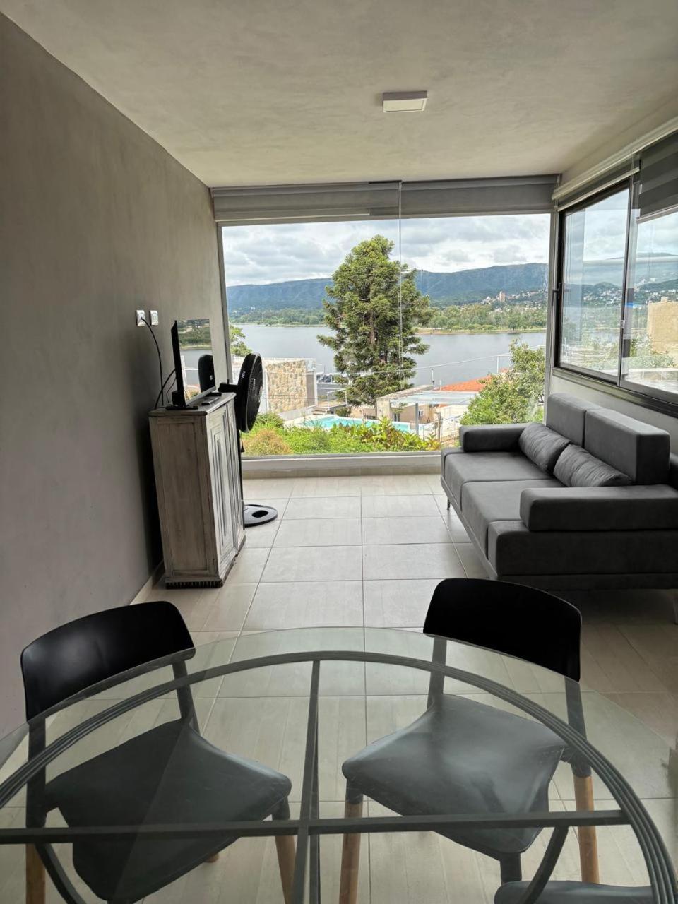 Сasa de vacaciones Casa Categoría Con Pileta Exclusiva Villa Carlos Paz
