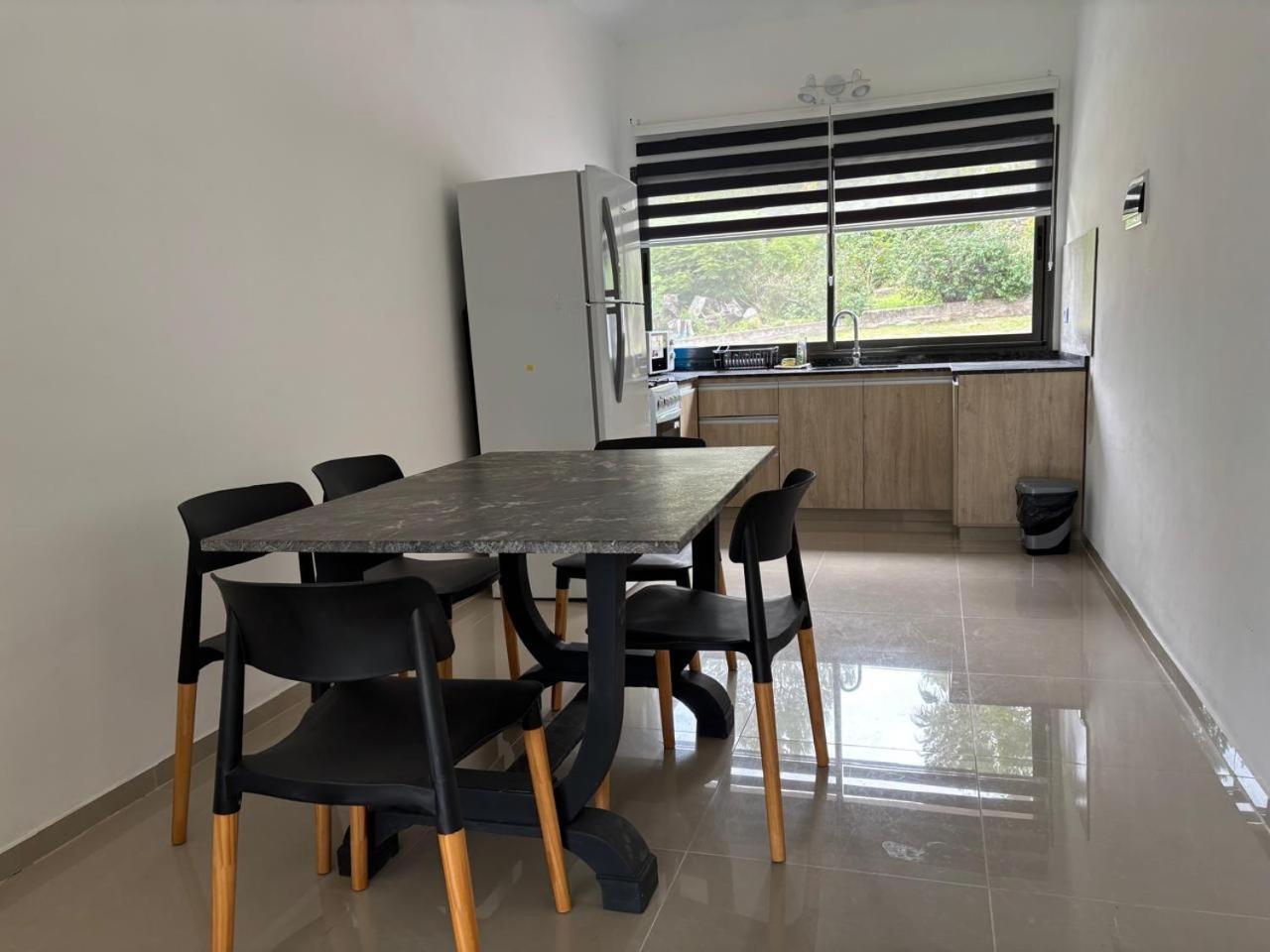 Casa Categoría Con Pileta Exclusiva *