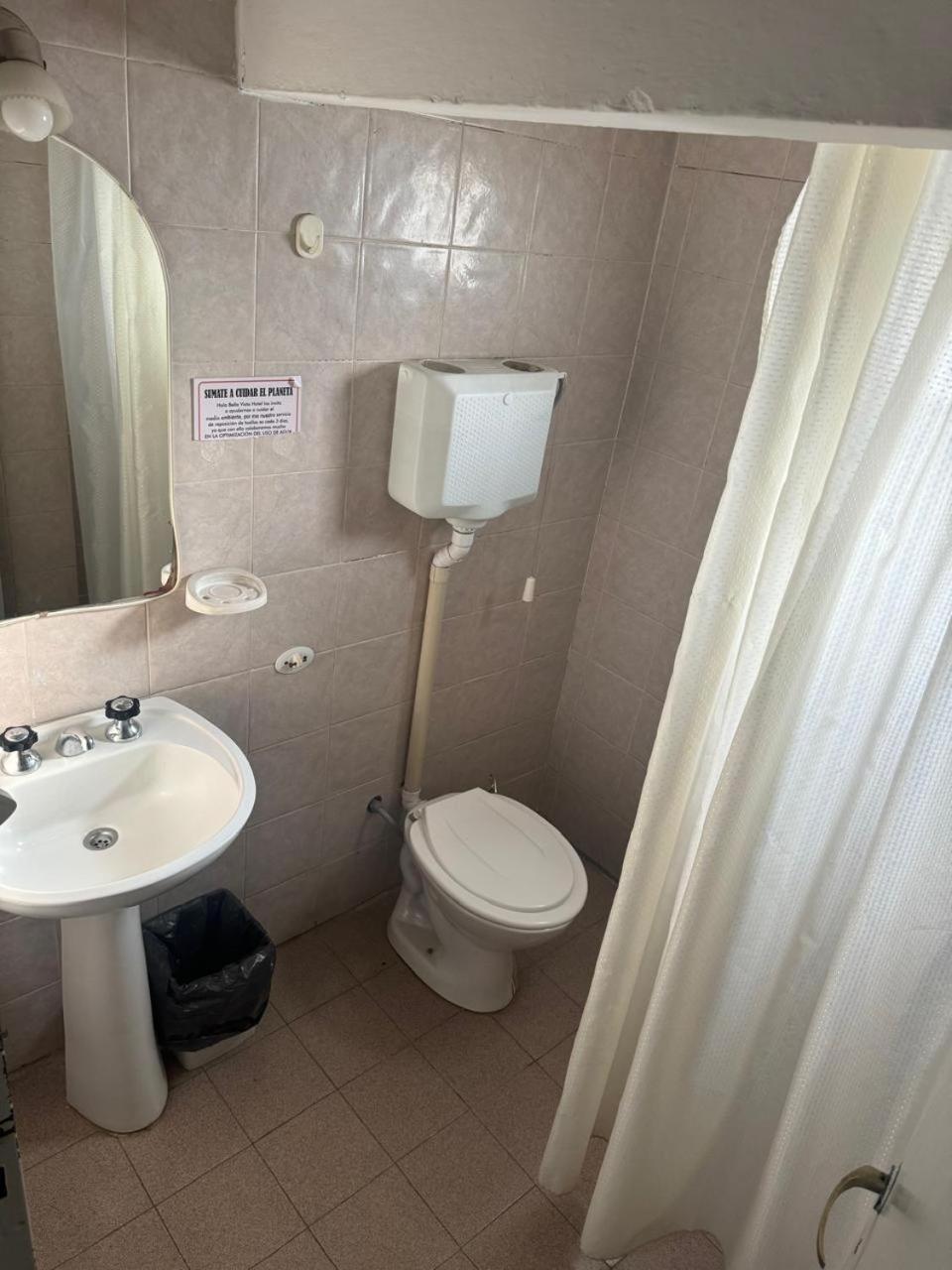 Bella Vista Hotel *