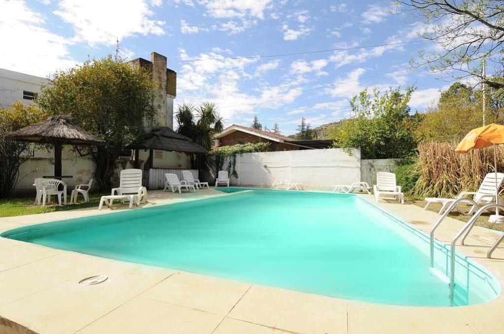 Hotel De La Cuesta 2*
