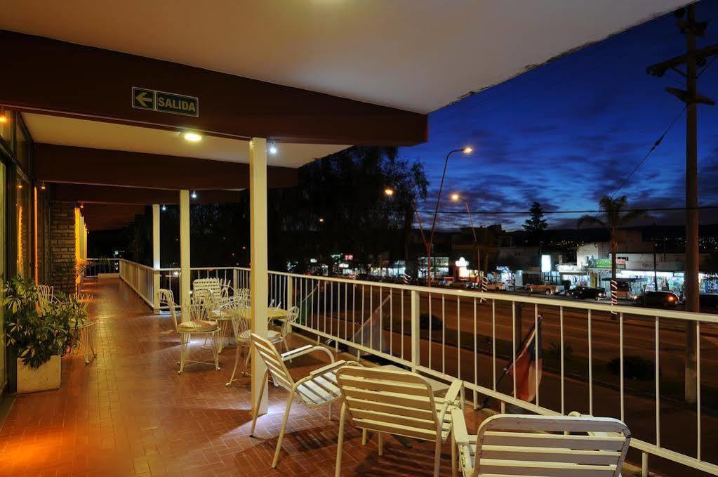 Hotel De La Cuesta 2*