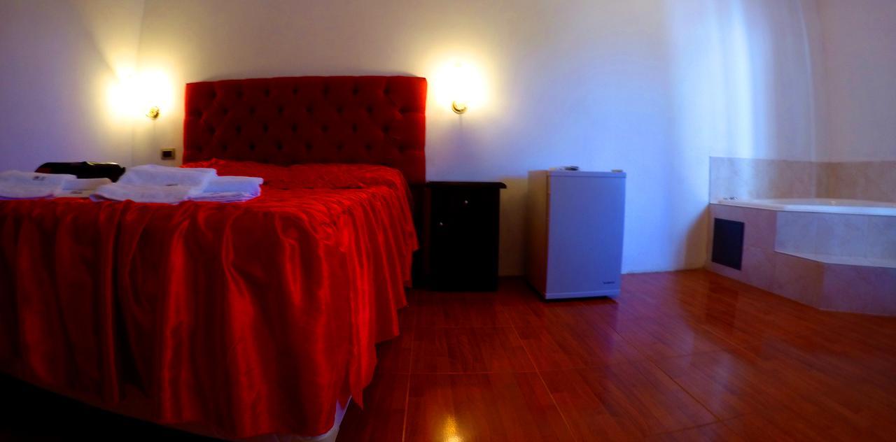 Hotel Tanti Paradise & *