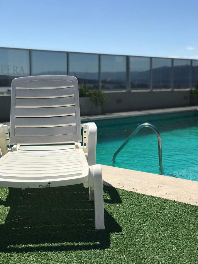 Opera Towers&pool Apartamento