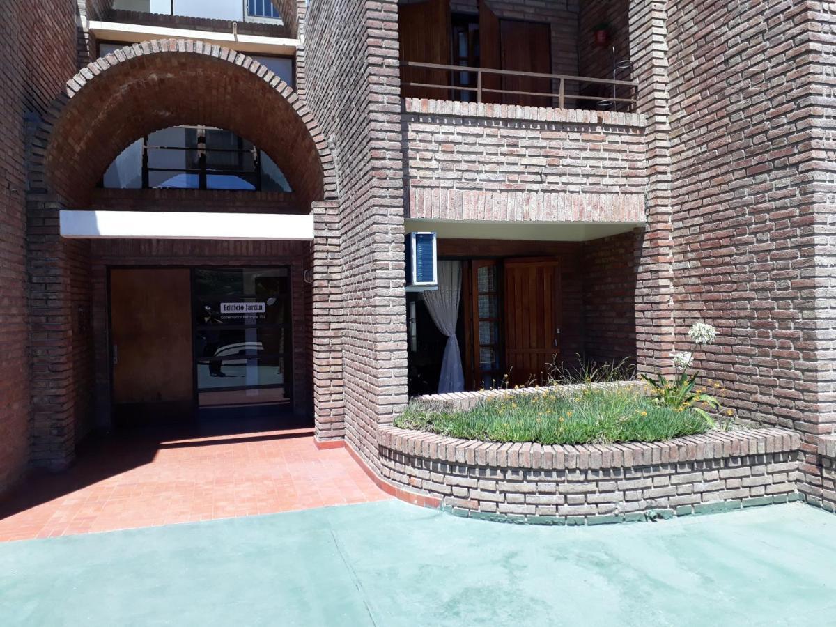 Apartamento Sancar Departamento Edificio Jardín -carlos Paz