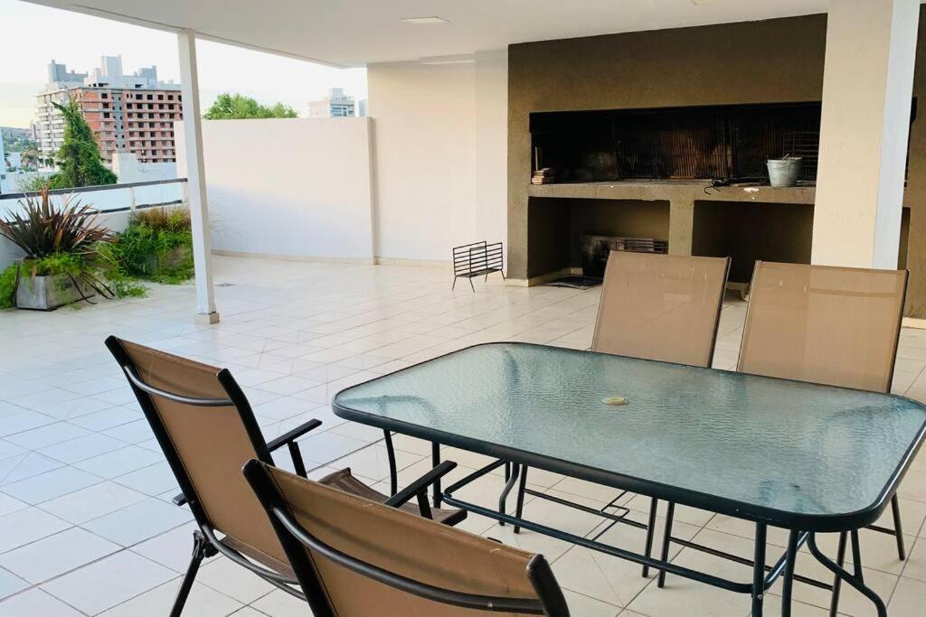 Apartamento @alojatecarlospaz Depto Centrico Y Tranquilo P/4 Pers En Carlos Paz.