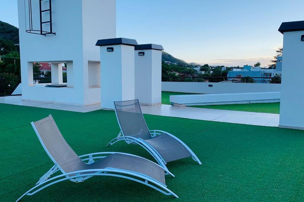 Apartamento @alojatecarlospaz Depto Centrico Y Tranquilo P/4 Pers En Carlos Paz.