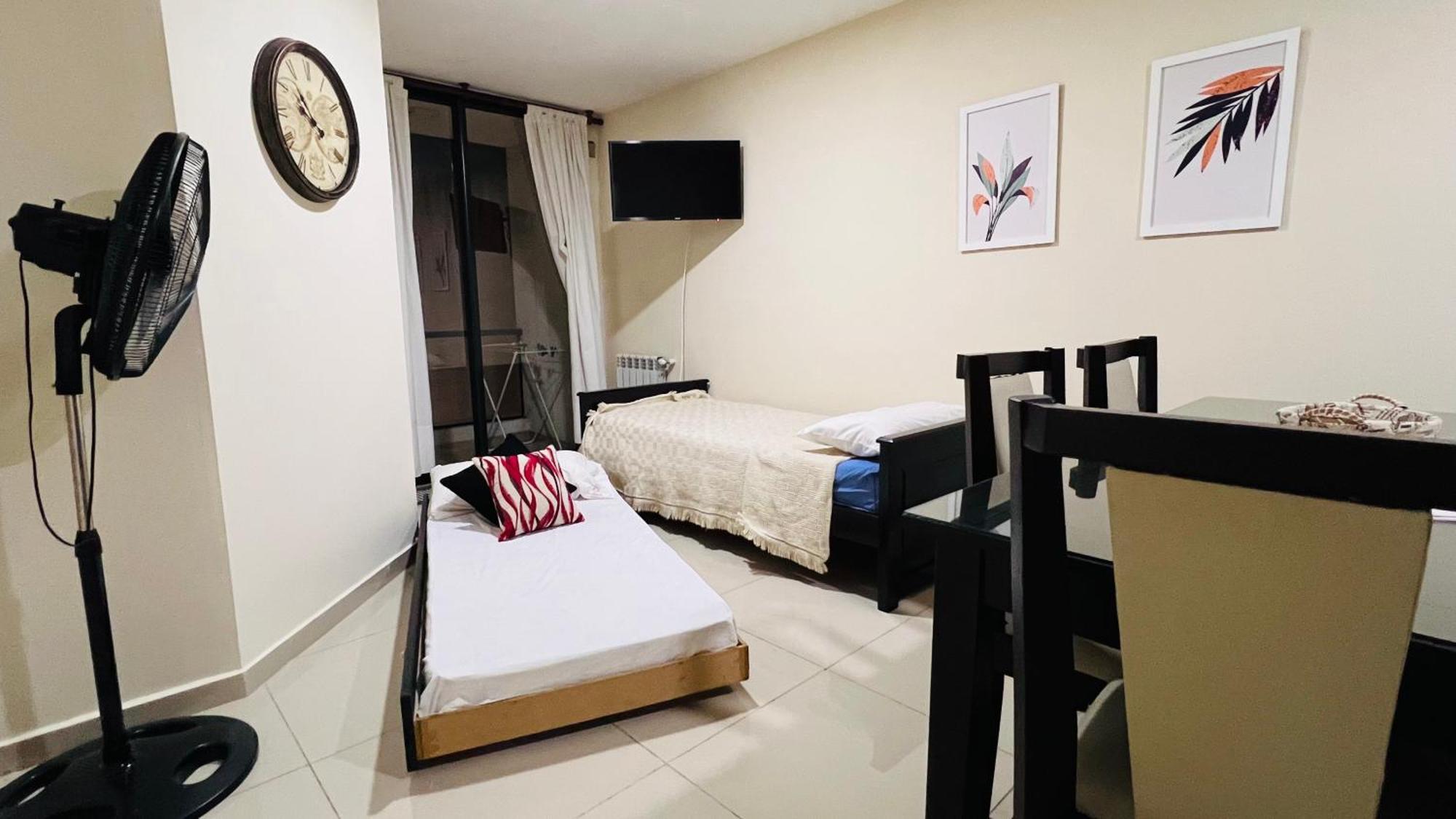 @alojatecarlospaz Depto Centrico Y Tranquilo P/4 Pers En Carlos Paz. Apartamento