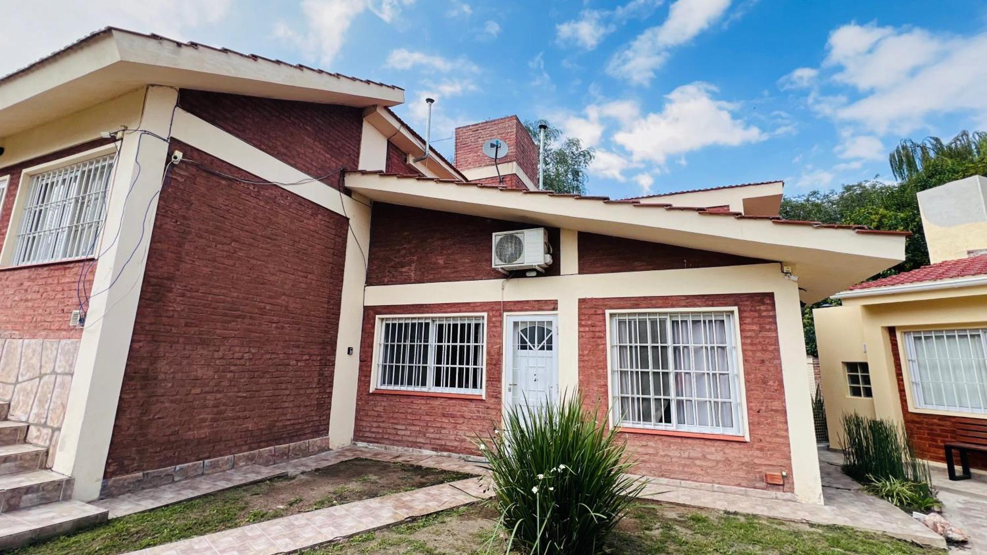 Сasa de vacaciones @alojatecarlospaz - Fantastica Casa Con Pileta Y Balneario En Vcp Villa Carlos Paz