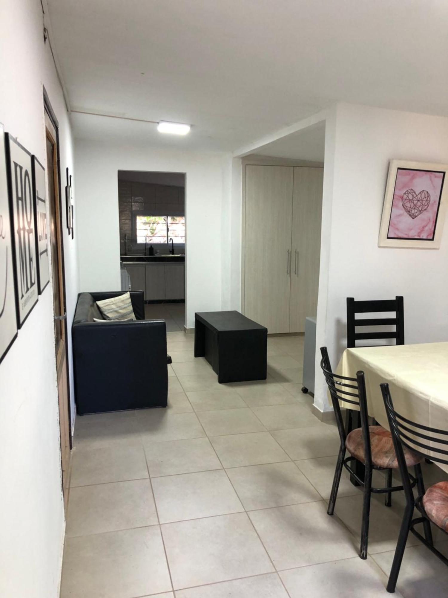 Сasa de vacaciones Casa Con Pileta 5 Personas *